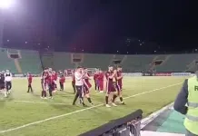 (VIDEO) Istok dugo nije bio zadovoljniji: Pogledajte šta su navijači Sarajeva skandirali svojim igračima Video Istok Dugo Nije Bio Zadovoljniji Pogledajte Sta Su Navijaci