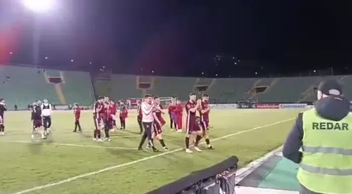 (VIDEO) Istok dugo nije bio zadovoljniji: Pogledajte šta su navijači Video Istok Dugo Nije Bio Zadovoljniji Pogledajte Sta Su Navijaci