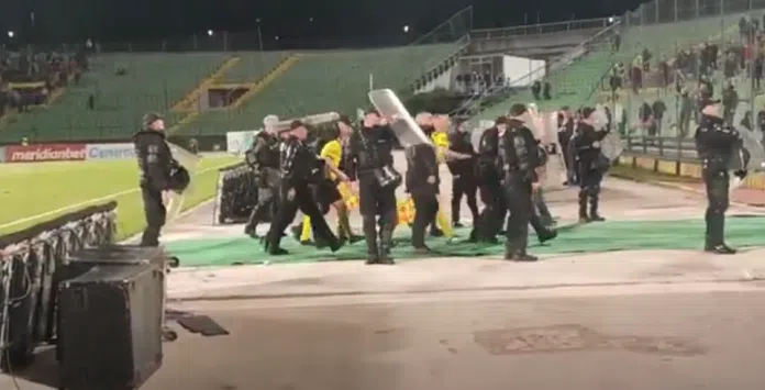 Video Navijaci Sarajeva Priredili Kazlagicu I Pomocnicima Paklen Ispracaj Nakon