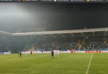 (VIDEO) Navijači Željezničara žestokim zvižducima i uvredljivim skandiranjem ispratili igrače u svlačionicu Video Navijaci Zeljeznicara Zestokim Zvizducima I Uvredljivim Skandiranjem Ispratili Igrace