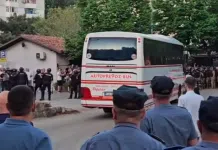 (VIDEO) Pogledajte kako su igrači Veleža morali napustiti stadion Pod Bijelim brijegom Video Pogledajte Kako Su Igraci Veleza Morali Napustiti Stadion Pod