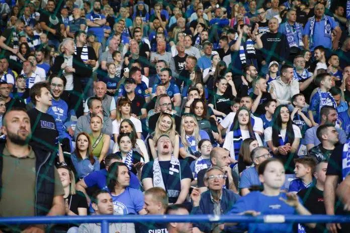 Plavi Zele Prvo Mjesto Po Posjecenosti Zeljeznicar Stampao Maksimalan Broj