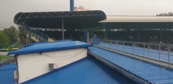 Video Lesinari Ispred Plavih Pecnuli Navijace Vico Ih Je Spasao
