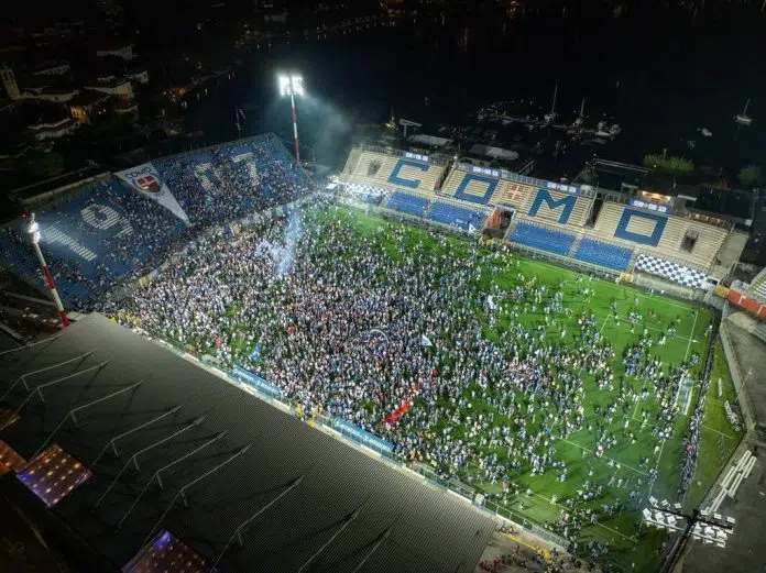 Komo se ne šali: Stiže bivši bek Liverpula na bosanskom Komo Se Ne Sali Stize Bivsi Bek Liverpula Na Bosanskom