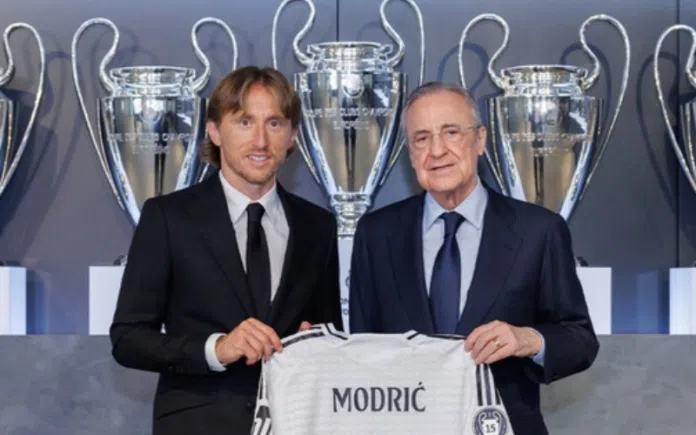 NAKON POJAVLJIVANJA MBAPEA: Modrić potpisao za najtrofejniji klub u istoriji Nakon Pojavljivanja Mbapea Modric Potpisao Za Najtrofejniji Klub U Istoriji