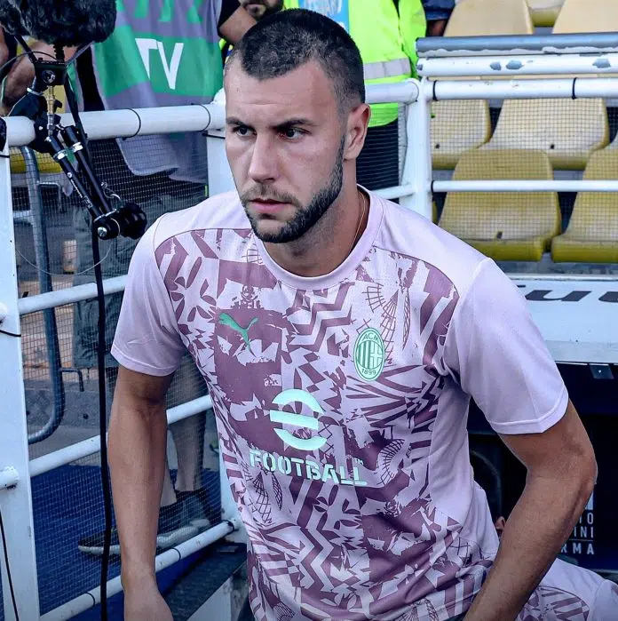 Pavlović će htjeti zaboraviti svoj debi u startnoj postavi Milana, Pavlovic Ce Htjeti Zaboraviti Svoj Debi U Startnoj Postavi Milana