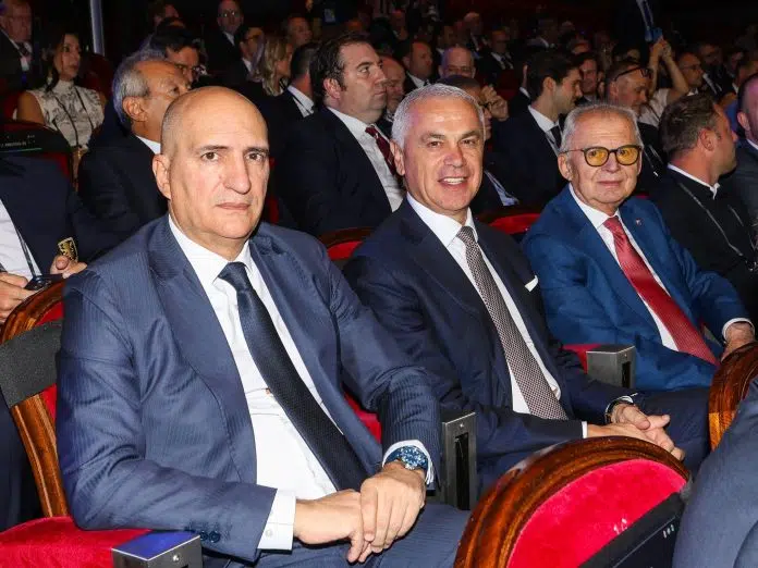 Terzić želi prvo Barselonu u Ligi šampiona sa ovim timom Terzic Zeli Prvo Barselonu U Ligi Sampiona Sa Ovim Timom