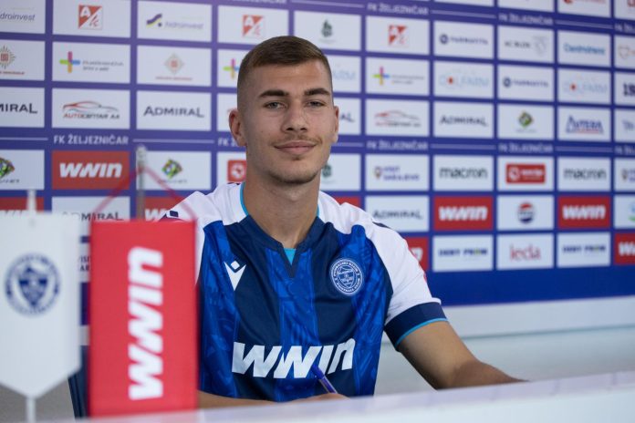 Zvanicno Jucer Postigao Dva Gola Danas Potpisao Ugovor Sa Zeljeznicarom