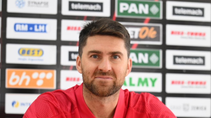 Zvanicno Povratak U Domovinu Ervin Zukanovic Potpisao Ugovor Sa Bosanskohercegovackim