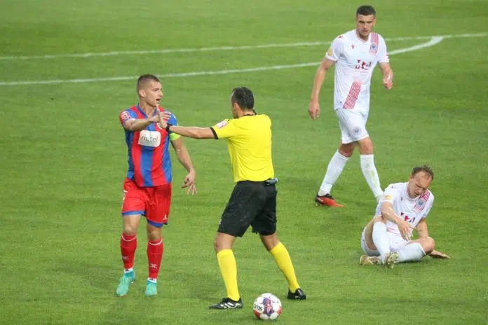Nogometni Savez Bih Poslao Sudije Na Klupu