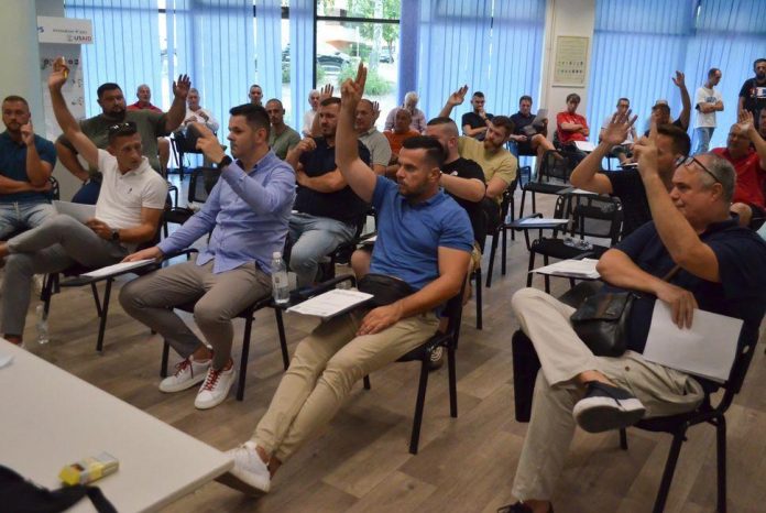 Potpuni Odbor Za Upravljanje Fk Sloboda Podnio Ostavke Nova Uprava