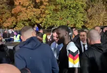 (VIDEO) Antonio Rudiger s porodicom Edina Džeke u zagrljaju nakon utakmice Video Antonio Rudiger S Porodicom Edina Dzeke U Zagrljaju Nakon