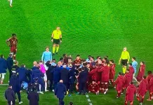 Nestvarni prizori na Olimpiku: Rimski derbi obežio sukob igrača Rome i Lacija kakav nije viđen godinama Nestvarni Prizori Na Olimpiku Rimski Derbi Obezio Sukob Igraca Rome