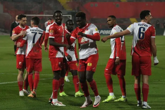 Ispred Dvoboja S Partizanom Vojvodina Prodaje Najboljeg Igraca