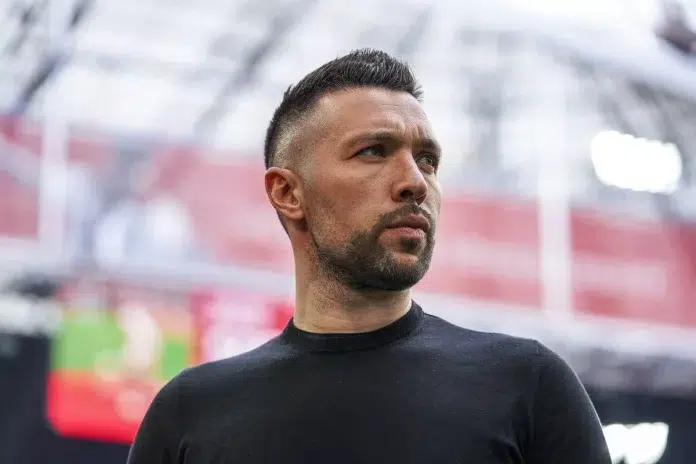 DAO JE OTKAZ U AJAKSU: Frančesko Farioli preuzima velikana Serije Dao Je Otkaz U Ajaksu Francesko Farioli Preuzima Velikana Serije