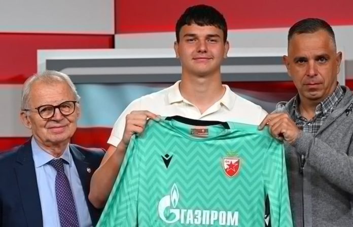 Najmladi Debitant U Povijesti Superlige Mijenja Klub