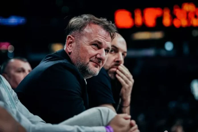 Oglasio Se Prvi Covek Crno Belih Ostoja Mijailovic Poslao Poruku Fudbalerima