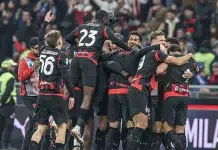 SERIJA A: Milan slavio u derbiju i održao šanse za titulu, biće mnogo povika na sudije posle meča (VIDEO)